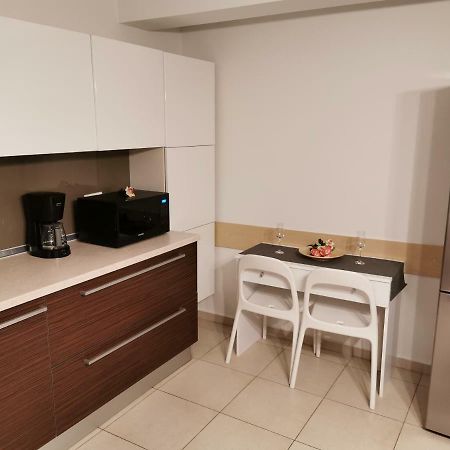 Pall'S Minimal Apartment Néa Péramos Dış mekan fotoğraf