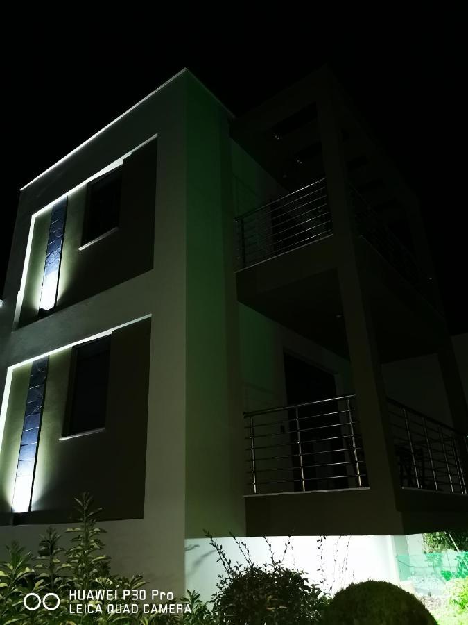 Pall'S Minimal Apartment Néa Péramos Dış mekan fotoğraf
