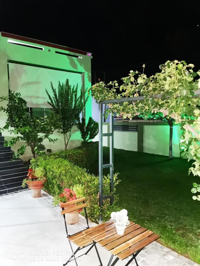 Pall'S Minimal Apartment Néa Péramos Dış mekan fotoğraf