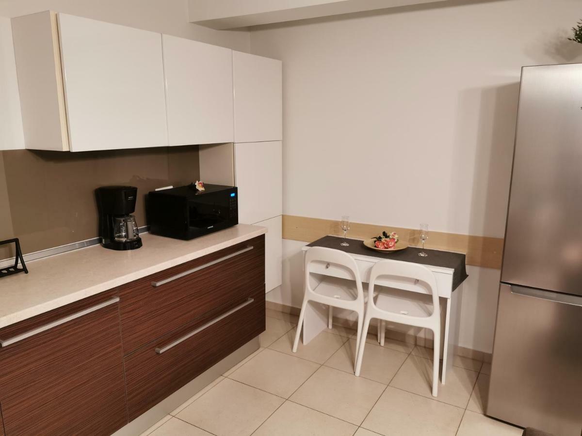 Pall'S Minimal Apartment Néa Péramos Dış mekan fotoğraf