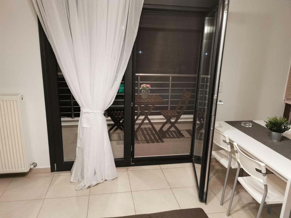 Pall'S Minimal Apartment Néa Péramos Dış mekan fotoğraf