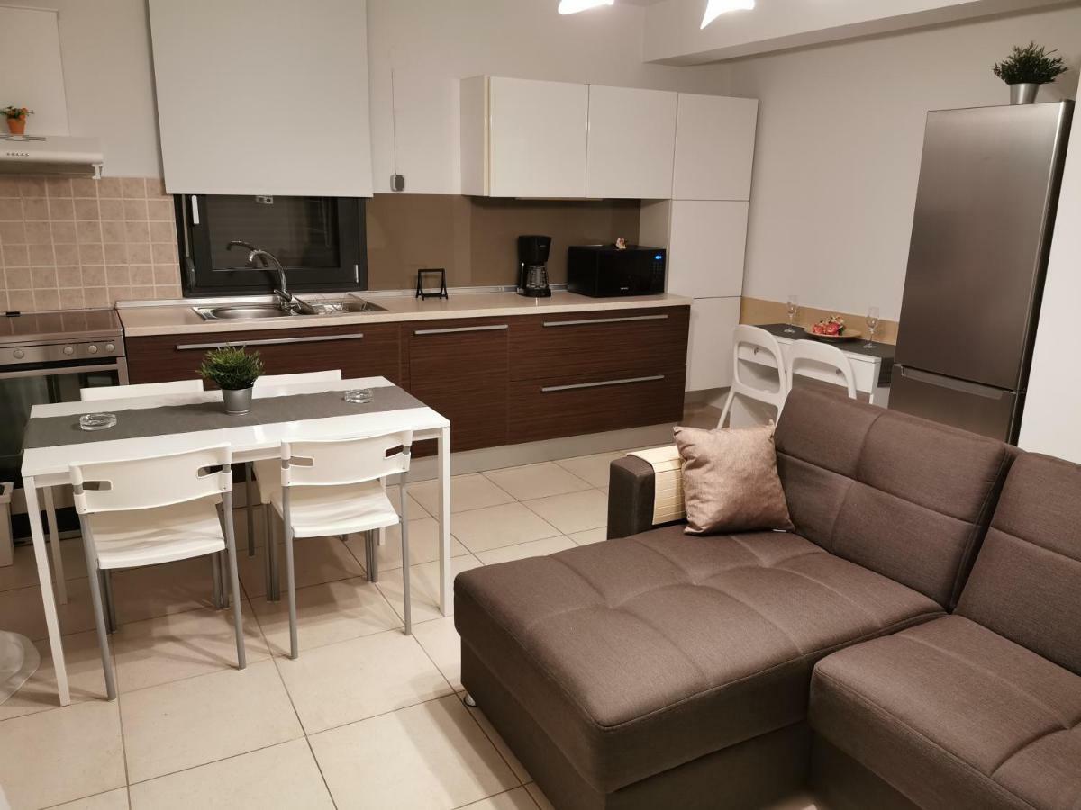 Pall'S Minimal Apartment Néa Péramos Dış mekan fotoğraf